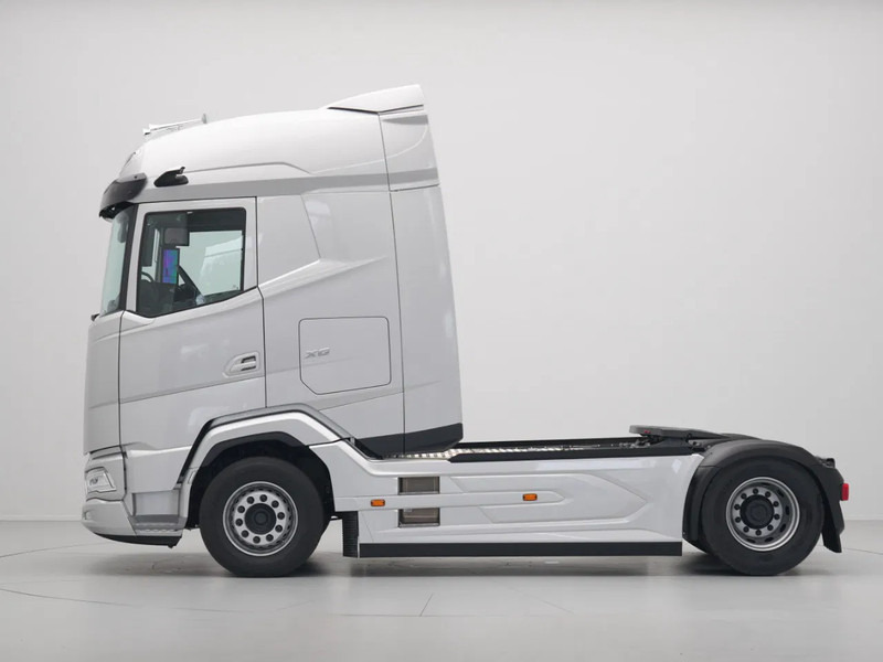 DAF XG 480 FT DVS LEATHER PTO-PREP B3-ALARM SILVER METALLIC (J5320MESI) VECTO 2 - Tracteur routier: photos 3 DAF XG 480 FT DVS LEATHER PTO-PREP B3-ALARM SILVER METALLIC (J5320MESI) VECTO 2 - Tracteur routier: photos 3