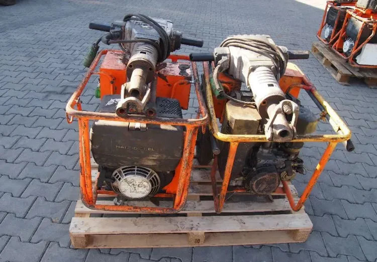 Agregat Bosch 2006 i Młot do kucia - Matériel de chantier: photos 1 Agregat Bosch 2006 i Młot do kucia - Matériel de chantier: photos 1