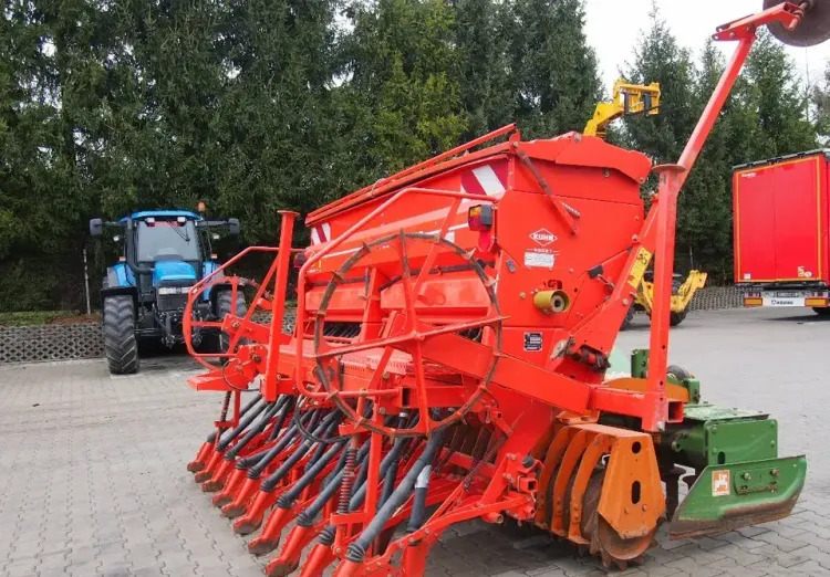 Agregat uprawowo-siewny Kuhn KE303 i INTEGRA 3000 2009 Agrebat uprawowo siewny, brona aktywna AMAZONE i KUHN - Combiné de semis: photos 3 Agregat uprawowo-siewny Kuhn KE303 i INTEGRA 3000 2009 Agrebat uprawowo siewny, brona aktywna AMAZONE i KUHN - Combiné de semis: photos 3