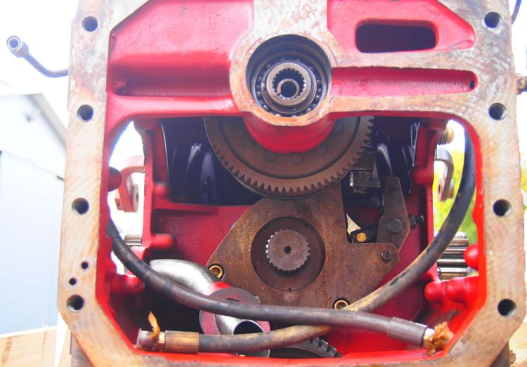 Części do Ciągnika Massey Ferguson MF 3000, 6000 Tylny most z podnośnikiem od MF 3000, 6000 - Essieu arrière pour Machine agricole: photos 3 Części do Ciągnika Massey Ferguson MF 3000, 6000 Tylny most z podnośnikiem od MF 3000, 6000 - Essieu arrière pour Machine agricole: photos 3