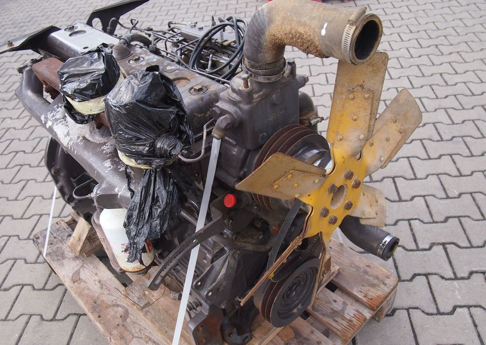 Części do Ciągnika Massey Ferguson MF 3000 Silnik 6 cylindrowy Perkins A6.354
Ciśnienie oleju na wolnych obrotach 4bary - Moteur pour Machine agricole: photos 3 Części do Ciągnika Massey Ferguson MF 3000 Silnik 6 cylindrowy Perkins A6.354
Ciśnienie oleju na wolnych obrotach 4bary - Moteur pour Machine agricole: photos 3