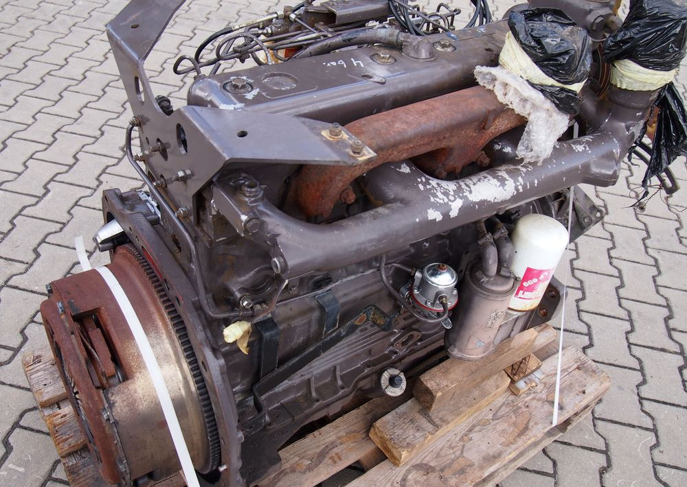 Części do Ciągnika Massey Ferguson MF 3000 Silnik 6 cylindrowy Perkins A6.354
Ciśnienie oleju na wolnych obrotach 4bary - Moteur pour Machine agricole: photos 5 Części do Ciągnika Massey Ferguson MF 3000 Silnik 6 cylindrowy Perkins A6.354
Ciśnienie oleju na wolnych obrotach 4bary - Moteur pour Machine agricole: photos 5