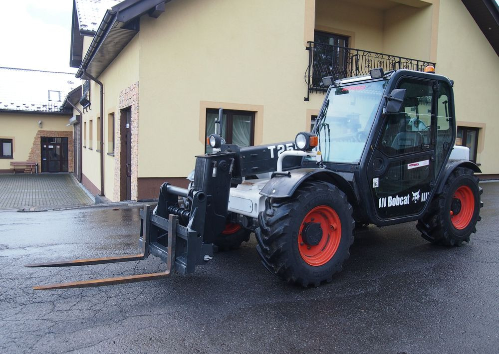 Chariot télescopique Ładowarka teleskopowa Bobcat T2556 2005 Ładowarka teleskopowa BOBCAT: photos 9
