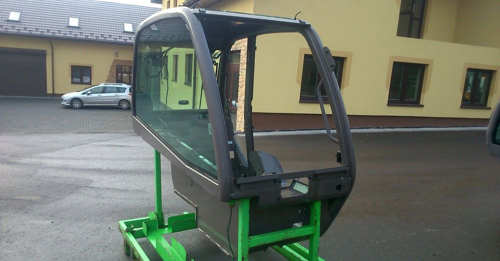 Ładowarka teleskopowa Manitou MT, MLT 2005 Kabina do Manitou - Cabine pour Matériel de manutention: photos 5 Ładowarka teleskopowa Manitou MT, MLT 2005 Kabina do Manitou - Cabine pour Matériel de manutention: photos 5