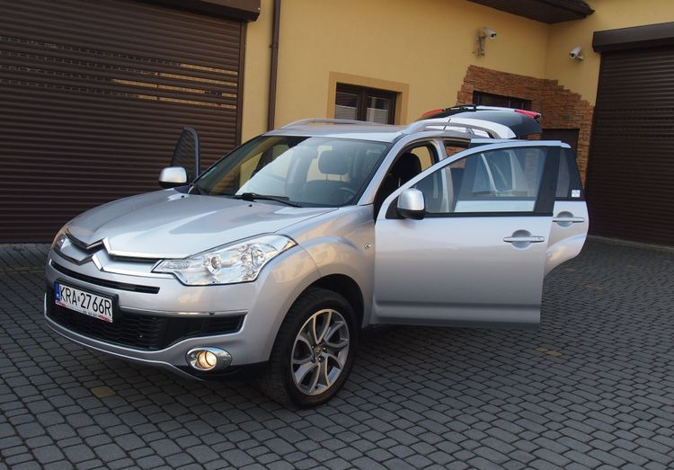 Samochód Citroen C-Crosser 2.2 HDI 2010 Samochód osobowy SUW 4x4 - Voiture: photos 1 Samochód Citroen C-Crosser 2.2 HDI 2010 Samochód osobowy SUW 4x4 - Voiture: photos 1