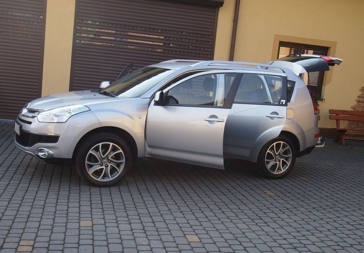 Samochód Citroen C-Crosser 2.2 HDI 2010 Samochód osobowy SUW 4x4 - Voiture: photos 2 Samochód Citroen C-Crosser 2.2 HDI 2010 Samochód osobowy SUW 4x4 - Voiture: photos 2