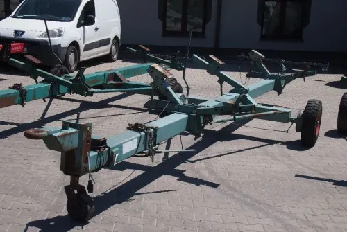 Wózek do kombajnu pod heder do zboża - Chariot de coupe: photos 4 Wózek do kombajnu pod heder do zboża - Chariot de coupe: photos 4