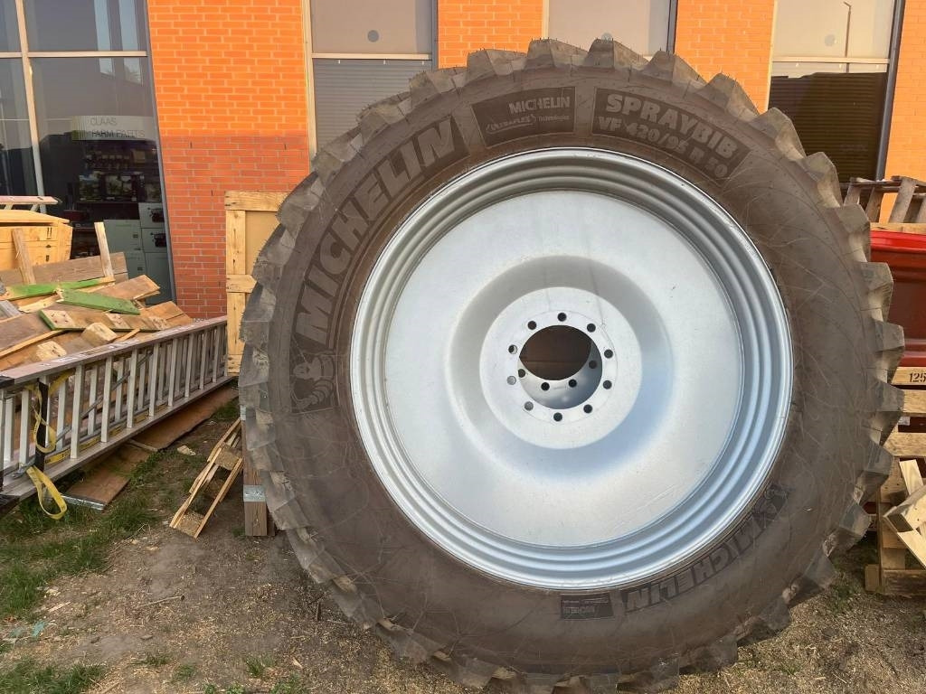 Michelin FELGA Z OPONĄ VF 420/95R50 CFO 179D/175E SPRAYBIB - Pneu pour Machine agricole: photos 2 Michelin FELGA Z OPONĄ VF 420/95R50 CFO 179D/175E SPRAYBIB - Pneu pour Machine agricole: photos 2