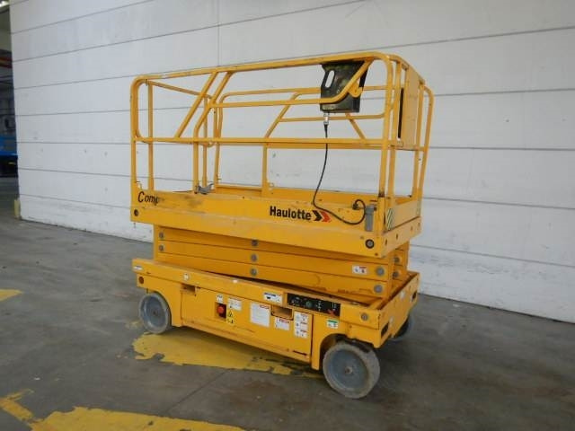 Haulotte Compact 10  - Nacelle ciseaux: photos 3 Haulotte Compact 10  - Nacelle ciseaux: photos 3