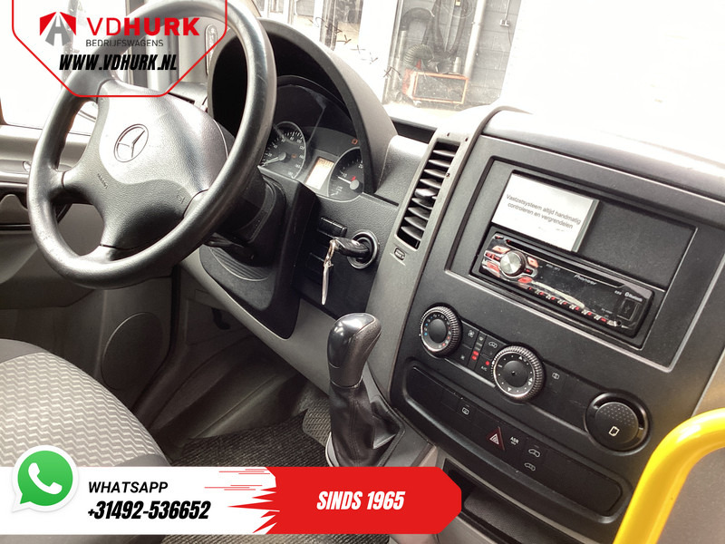 Mercedes-Benz Sprinter 313 2.2 CDI Aut. L2H2 €11.132 Incl. BTW BPM VRIJ! Combi/ 9 Persoons/ Kombi/ 9P/ Airco/ Rolstoellift - Minibus, Transport de personnes: photos 3 Mercedes-Benz Sprinter 313 2.2 CDI Aut. L2H2 €11.132 Incl. BTW BPM VRIJ! Combi/ 9 Persoons/ Kombi/ 9P/ Airco/ Rolstoellift - Minibus, Transport de personnes: photos 3