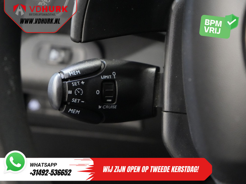 Fourgonnette Toyota PROACE CITY 1.2 Turbo 130 pk Aut. BENZINE 3Pers./ Stoelverw./ Climate/ Keyless/ Carplay/ Cruise/ PDC/ Trekhaak: photos 15 Fourgonnette Toyota PROACE CITY 1.2 Turbo 130 pk Aut. BENZINE 3Pers./ Stoelverw./ Climate/ Keyless/ Carplay/ Cruise/ PDC/ Trekhaak: photos 15