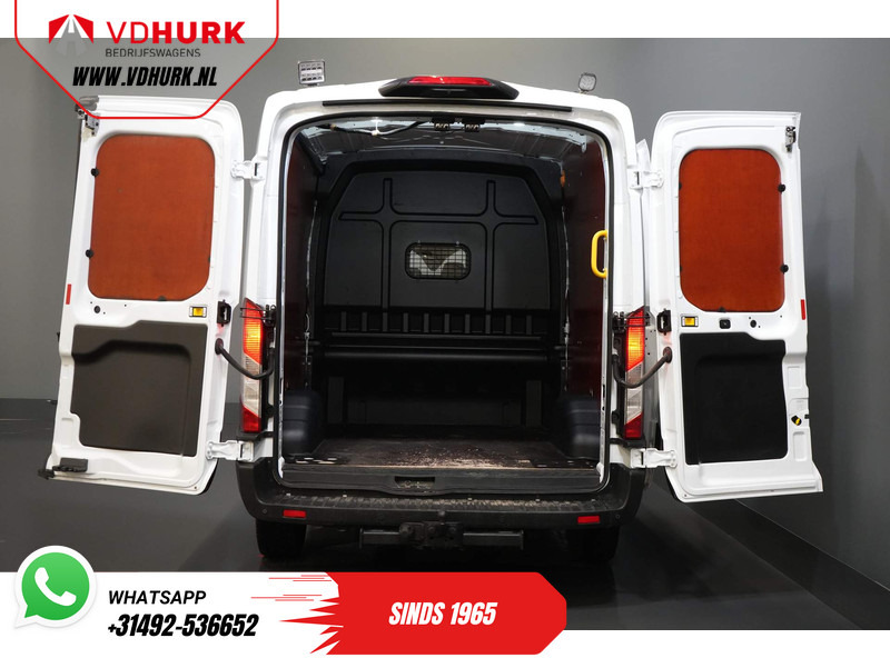 Volkswagen Crafter (Transit) 2.0 TDCI 130 pk L3H2 DC Dubbel Cabine 7 Pers./ Riem V.V./ Adapt. Cruise/ CarPlay/ PDC/ Navi/ Camera/ Airco/ Trekhaak - Fourgon utilitaire, Utilitaire double cabine: photos 5 Volkswagen Crafter (Transit) 2.0 TDCI 130 pk L3H2 DC Dubbel Cabine 7 Pers./ Riem V.V./ Adapt. Cruise/ CarPlay/ PDC/ Navi/ Camera/ Airco/ Trekhaak - Fourgon utilitaire, Utilitaire double cabine: photos 5