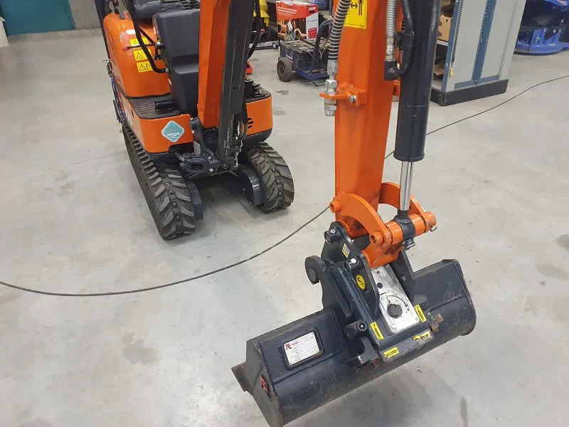 Hitachi ZX10U - 6 serie - 33 working hours - - Mini pelle: photos 2 Hitachi ZX10U - 6 serie - 33 working hours - - Mini pelle: photos 2