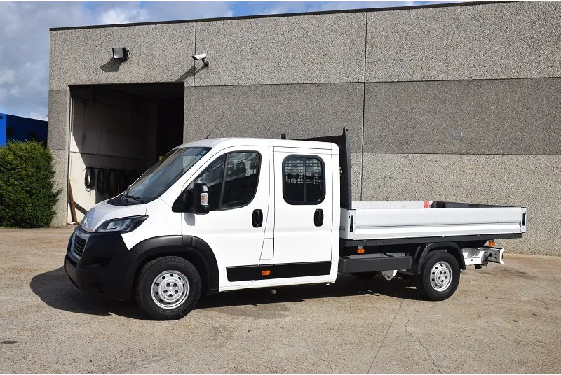 Peugeot Boxer 2.0 L -130 pk -L4 - Utilitaire plateau, Utilitaire double cabine: photos 4 Peugeot Boxer 2.0 L -130 pk -L4 - Utilitaire plateau, Utilitaire double cabine: photos 4