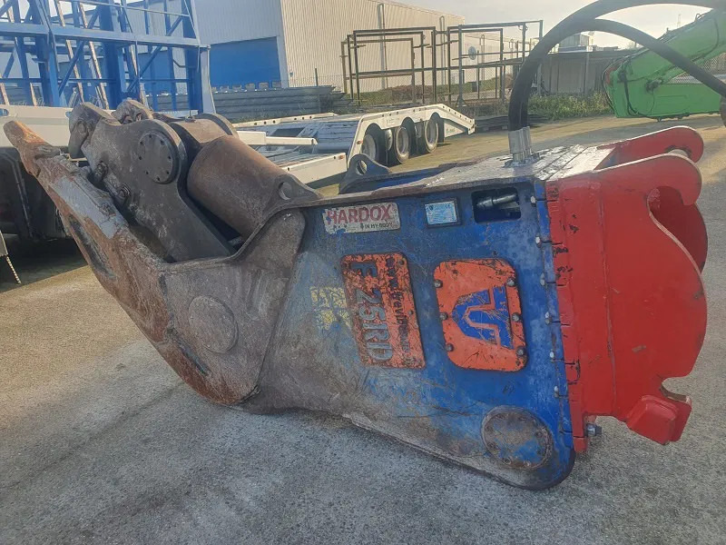 Trevibenne F25 RD Crusher - Cisaille de démolition pour Engins de chantier: photos 3 Trevibenne F25 RD Crusher - Cisaille de démolition pour Engins de chantier: photos 3