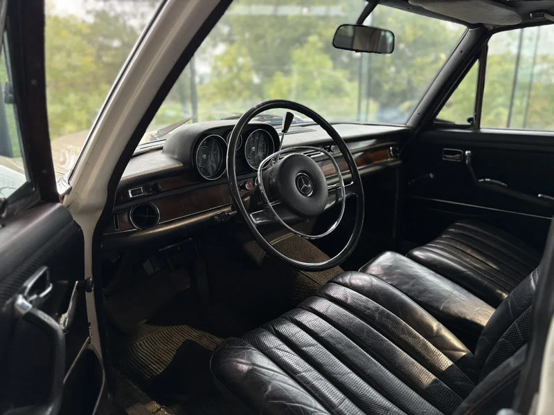 Mercedes-Benz 280SE *OldTimer*Automaat*LerenZetels*Schuifdak* - Voiture: photos 2 Mercedes-Benz 280SE *OldTimer*Automaat*LerenZetels*Schuifdak* - Voiture: photos 2