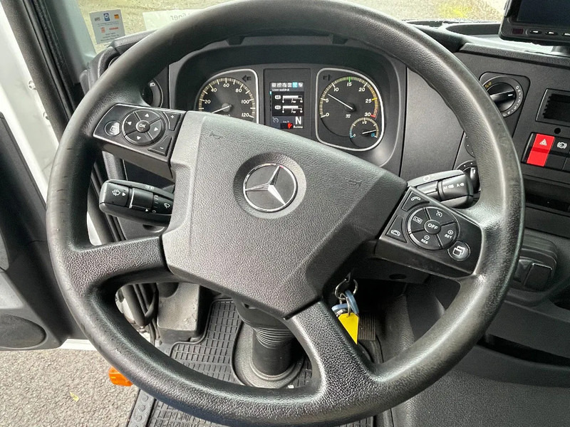 Mercedes-Benz Atego 1221 *Cruise control*Bluetooth*Elektrisch verstelbare en verwarmde spiegels - Camion frigorifique: photos 3 Mercedes-Benz Atego 1221 *Cruise control*Bluetooth*Elektrisch verstelbare en verwarmde spiegels - Camion frigorifique: photos 3