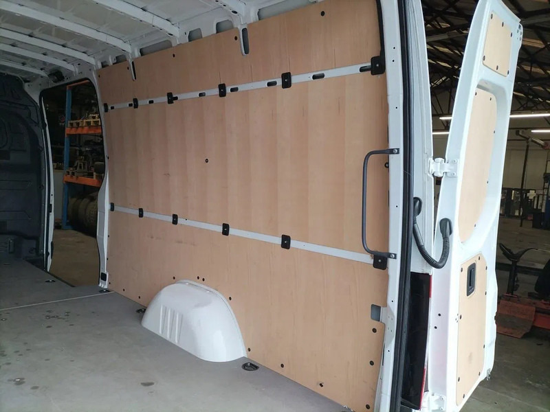 Mercedes-Benz Binnenbekleding L2H2 Sprinter - Cabine et intérieur pour Véhicule utilitaire: photos 3 Mercedes-Benz Binnenbekleding L2H2 Sprinter - Cabine et intérieur pour Véhicule utilitaire: photos 3