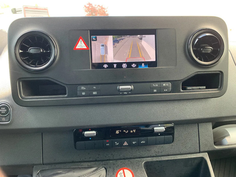 Mercedes-Benz Sprinter 315 L3H2*koelwagen*360°camera*parktronic*cruise control* zetelverwarming* - Fourgon utilitaire: photos 4 Mercedes-Benz Sprinter 315 L3H2*koelwagen*360°camera*parktronic*cruise control* zetelverwarming* - Fourgon utilitaire: photos 4