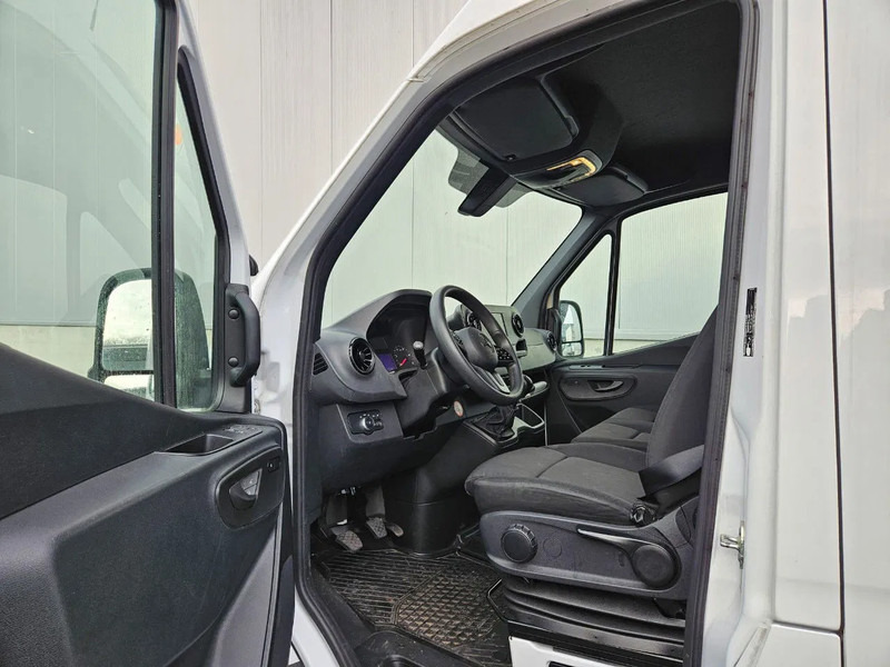 Mercedes-Benz Sprinter 317 L2H2*Achteruitrijcamera*360°camera*Zetelverwarming* - Fourgon utilitaire: photos 3 Mercedes-Benz Sprinter 317 L2H2*Achteruitrijcamera*360°camera*Zetelverwarming* - Fourgon utilitaire: photos 3