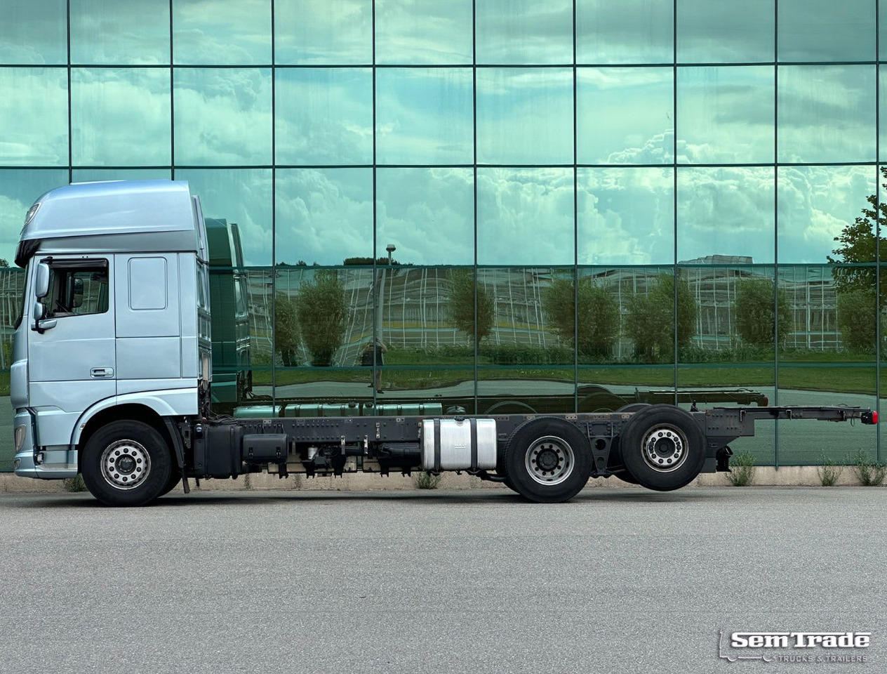 DAF XF 480 FAR SSC Euro 6 978.000 KM Park Airco 2X Tanks TOP Condition - Châssis cabine: photos 2 DAF XF 480 FAR SSC Euro 6 978.000 KM Park Airco 2X Tanks TOP Condition - Châssis cabine: photos 2