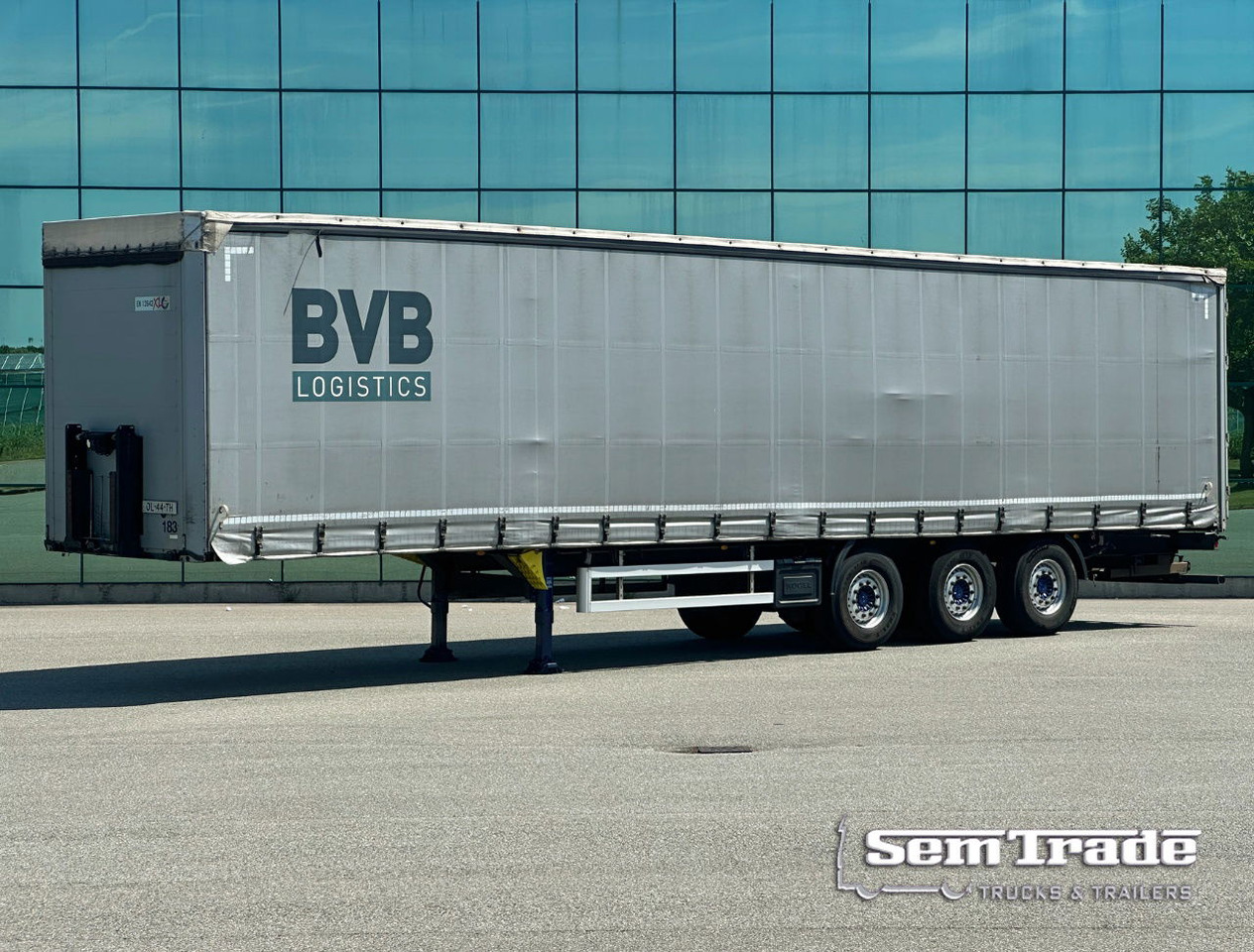 Kögel SN24 Edscha SAF Axles Disc Brakes Lift Axle TOP Condition NL Trailer - Semi-remorque rideaux coulissants: photos 1 Kögel SN24 Edscha SAF Axles Disc Brakes Lift Axle TOP Condition NL Trailer - Semi-remorque rideaux coulissants: photos 1