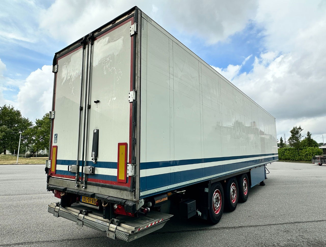 Schmitz Cargobull SCBS3B Carrier Vector 1550 Only 3367 Engine Hours Flowerwide 270 CM High Inside Lift Axle Tail Lift - Semi-remorque frigorifique: photos 4 Schmitz Cargobull SCBS3B Carrier Vector 1550 Only 3367 Engine Hours Flowerwide 270 CM High Inside Lift Axle Tail Lift - Semi-remorque frigorifique: photos 4