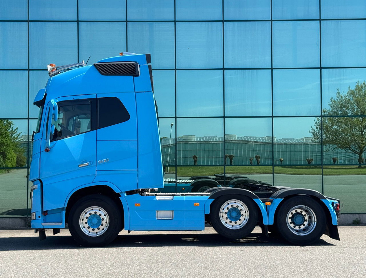 Volvo FH 500 6X2 Full AIR 671.000 KM 2x Tanks TOP Condition NL Truck - Tracteur routier: photos 2 Volvo FH 500 6X2 Full AIR 671.000 KM 2x Tanks TOP Condition NL Truck - Tracteur routier: photos 2