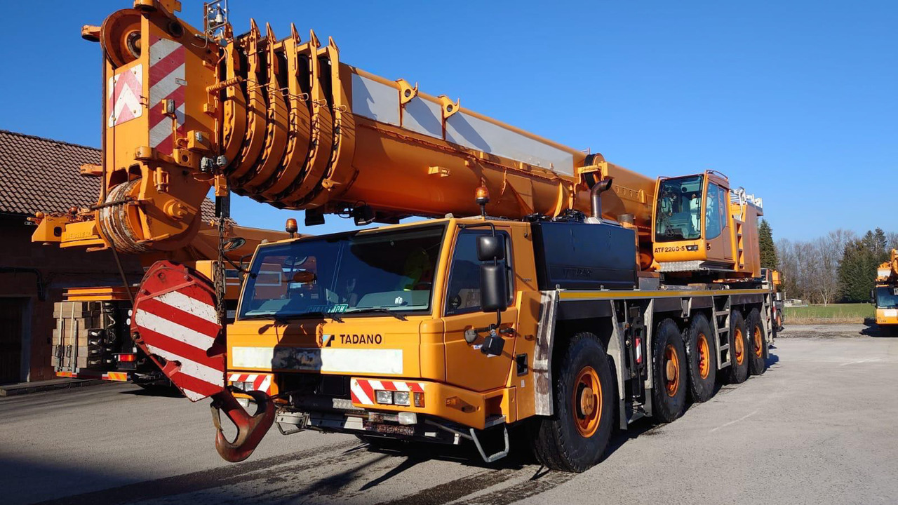 Tadano ATF 220G-5 - Grue mobile: photos 1 Tadano ATF 220G-5 - Grue mobile: photos 1