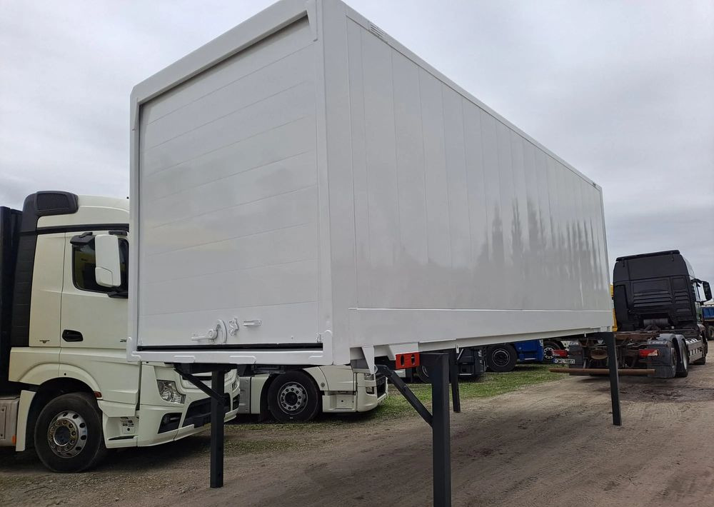 Krone Kontener BDF 7,45m 18 palet - Carrosserie fourgon: photos 5 Krone Kontener BDF 7,45m 18 palet - Carrosserie fourgon: photos 5