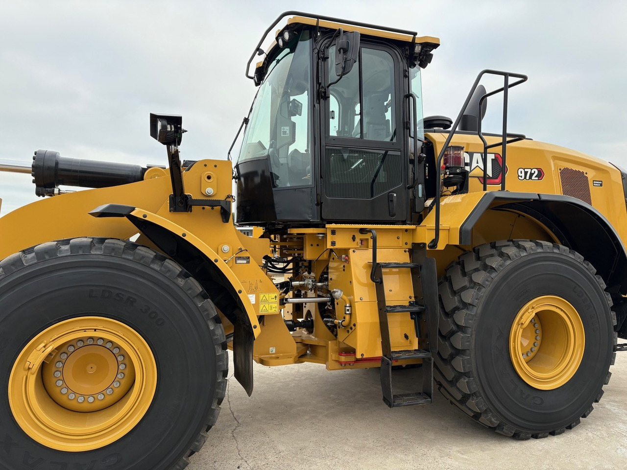 CATERPILLAR 972 - Chargeuse sur pneus: photos 2 CATERPILLAR 972 - Chargeuse sur pneus: photos 2