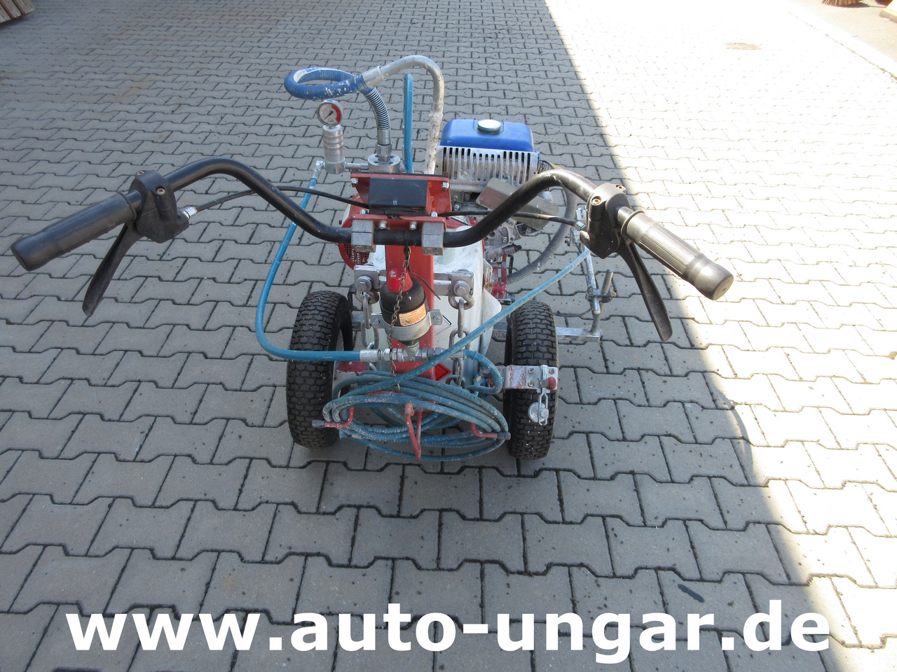 Larius Miro Liner Plus Airless Roadmarking Markiermaschine Bj. 2017 Graco - Engins de chantier: photos 4 Larius Miro Liner Plus Airless Roadmarking Markiermaschine Bj. 2017 Graco - Engins de chantier: photos 4