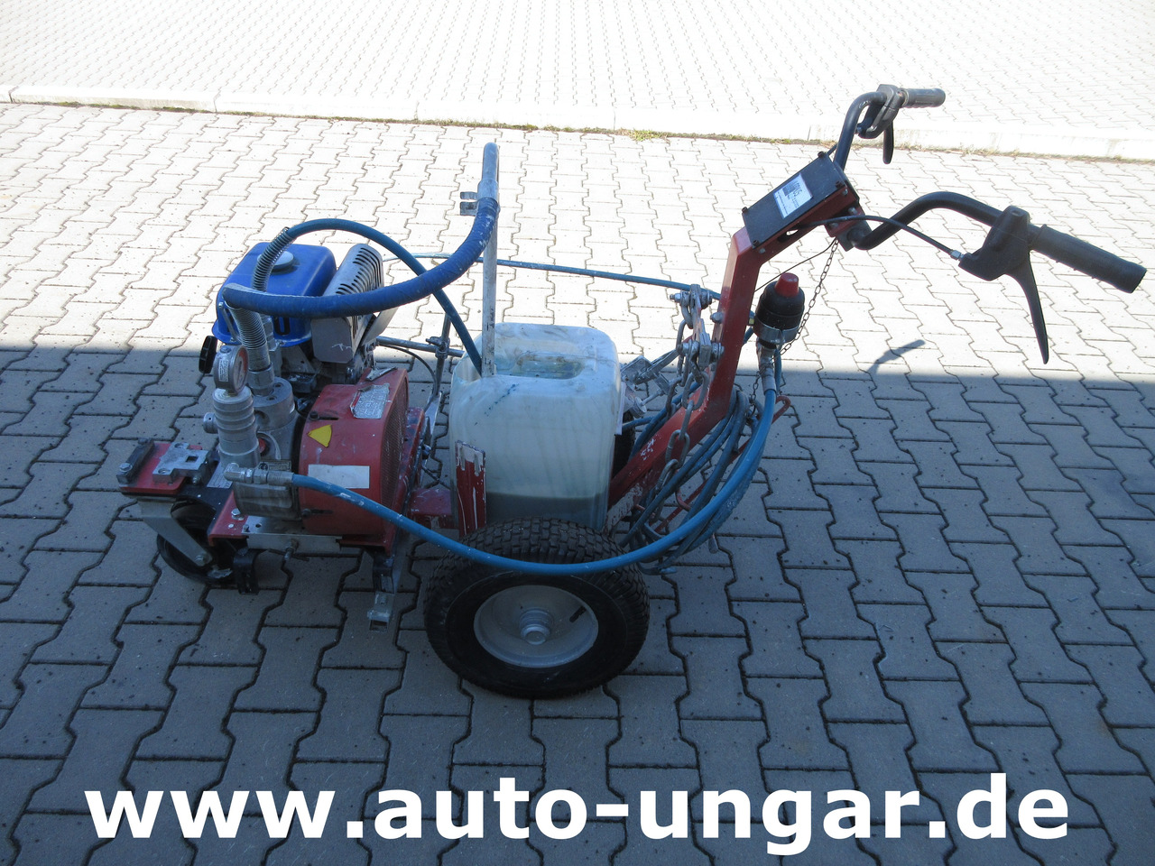 Larius Miro Liner Plus Airless Roadmarking Markiermaschine Bj. 2017 Graco - Engins de chantier: photos 5 Larius Miro Liner Plus Airless Roadmarking Markiermaschine Bj. 2017 Graco - Engins de chantier: photos 5
