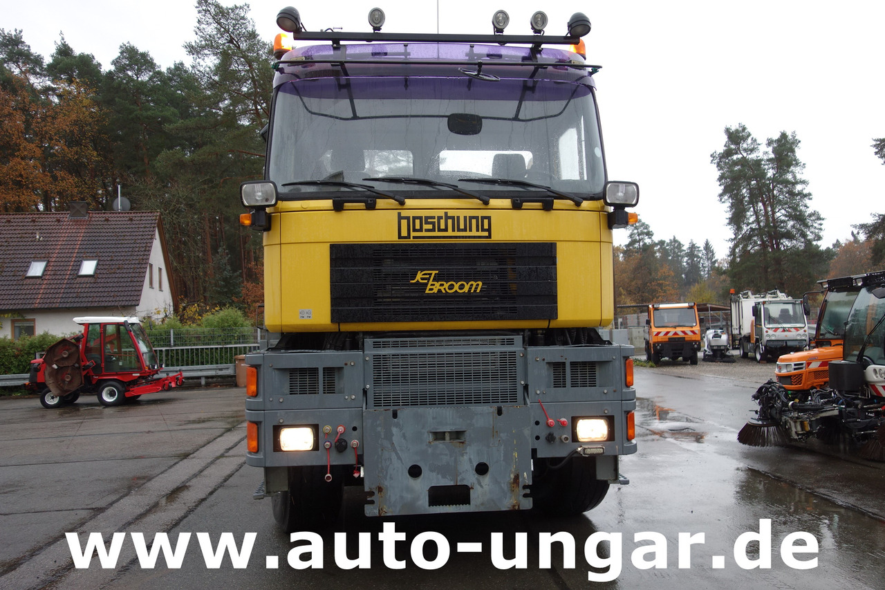 MAN Boschung BJB 8000 Speed Broom 4x4 Offroad Trial Flughafen - Équipement aéroportuaire, Équipement aéroportuaire: photos 2 MAN Boschung BJB 8000 Speed Broom 4x4 Offroad Trial Flughafen - Équipement aéroportuaire, Équipement aéroportuaire: photos 2
