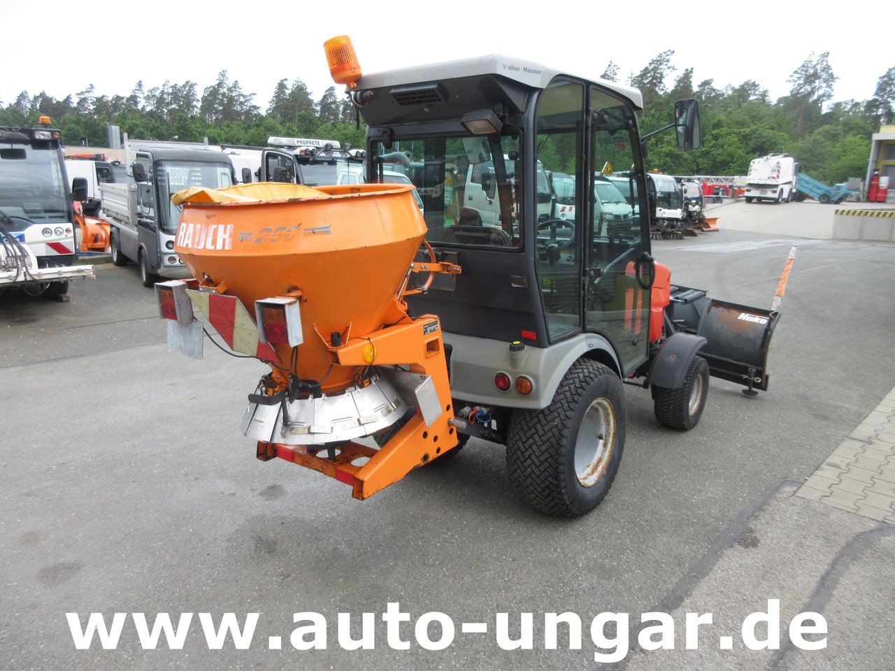 HAKO Hakotrac 2650 DA Winterdienst Schneepflug & Streuer 4x4 Zapfwelle Hydraulik - Tracteur communal: photos 4 HAKO Hakotrac 2650 DA Winterdienst Schneepflug & Streuer 4x4 Zapfwelle Hydraulik - Tracteur communal: photos 4