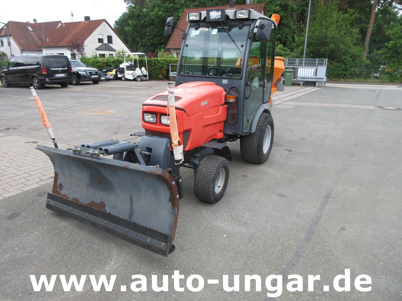 HAKO Hakotrac 2650 DA Winterdienst Schneepflug & Streuer 4x4 Zapfwelle Hydraulik - Tracteur communal: photos 1 HAKO Hakotrac 2650 DA Winterdienst Schneepflug & Streuer 4x4 Zapfwelle Hydraulik - Tracteur communal: photos 1