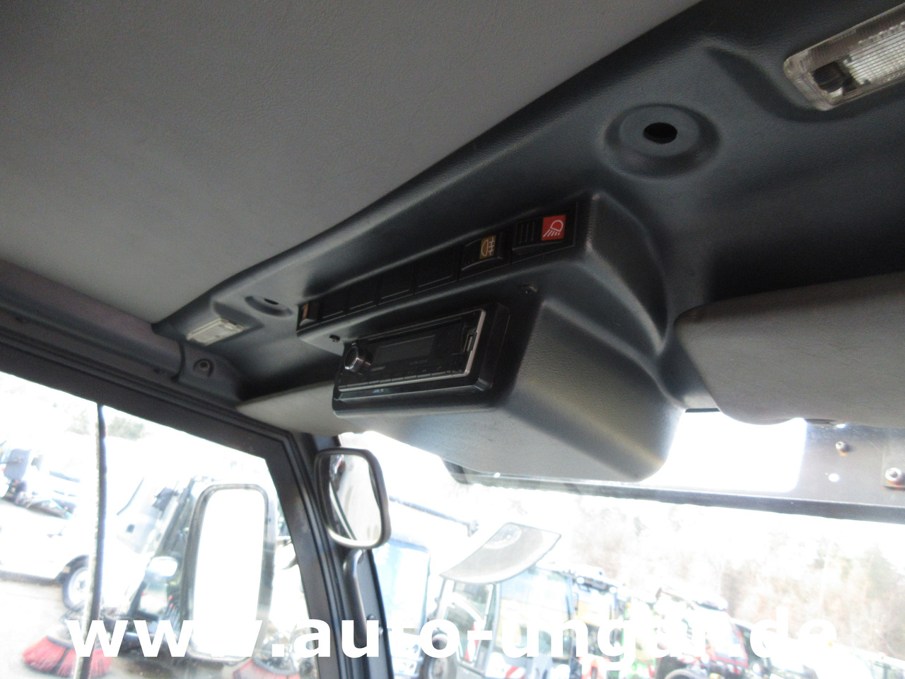 Balayeuse de voirie Hako CityMaster CM2000 2 Besen Baujahr 2015 Kehrmaschine 4-Rad-Lenkung: photos 14 Balayeuse de voirie Hako CityMaster CM2000 2 Besen Baujahr 2015 Kehrmaschine 4-Rad-Lenkung: photos 14