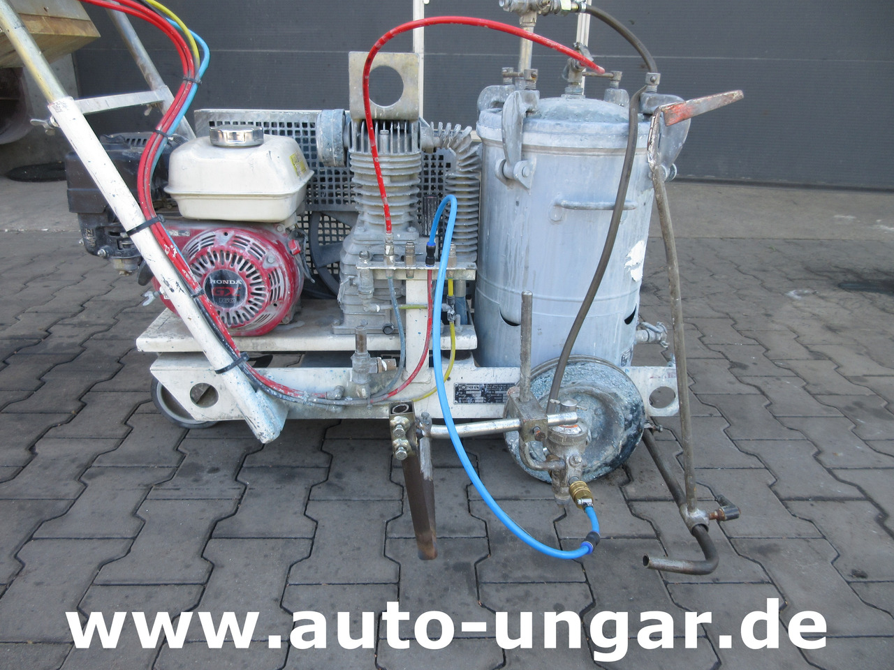 Hofmann H5-1 Straßenmarkierungsmaschine Roadmarking Machine Graco Markiermaschine - Travaux routiers: photos 2 Hofmann H5-1 Straßenmarkierungsmaschine Roadmarking Machine Graco Markiermaschine - Travaux routiers: photos 2