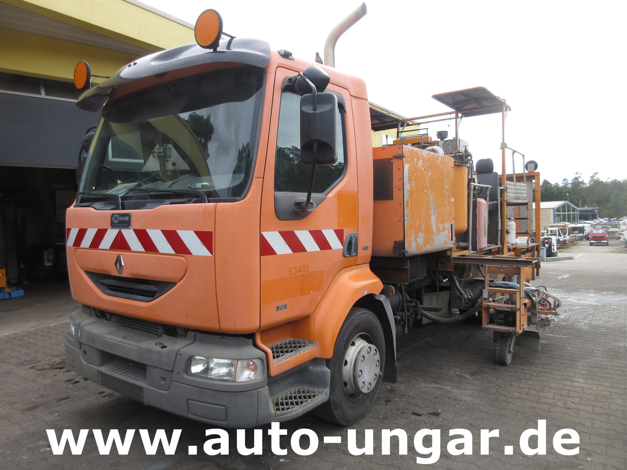 Hofmann H75 - 1000 Thermoplastic Roadmarking Machine Truck Mounted Hot Paint - Travaux routiers: photos 1 Hofmann H75 - 1000 Thermoplastic Roadmarking Machine Truck Mounted Hot Paint - Travaux routiers: photos 1
