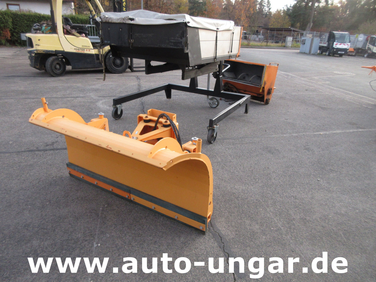 Nilfisk CR 3500 Winterdienst - Paket Schneepflug Streuer Kipper - Pritsche - Engin de déneigement: photos 2 Nilfisk CR 3500 Winterdienst - Paket Schneepflug Streuer Kipper - Pritsche - Engin de déneigement: photos 2