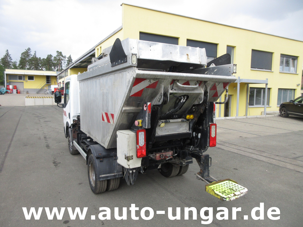 RENAULT Maxity 3.500kg Faun Provence Benne Müllwagen 5m³ Alumulde mit Presse - Benne à ordures ménagères: photos 4 RENAULT Maxity 3.500kg Faun Provence Benne Müllwagen 5m³ Alumulde mit Presse - Benne à ordures ménagères: photos 4