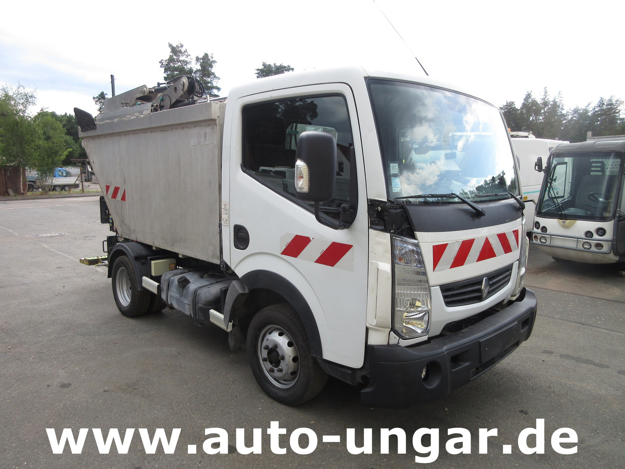 RENAULT Maxity 3.500kg Faun Provence Benne Müllwagen 5m³ Alumulde mit Presse - Benne à ordures ménagères: photos 1 RENAULT Maxity 3.500kg Faun Provence Benne Müllwagen 5m³ Alumulde mit Presse - Benne à ordures ménagères: photos 1