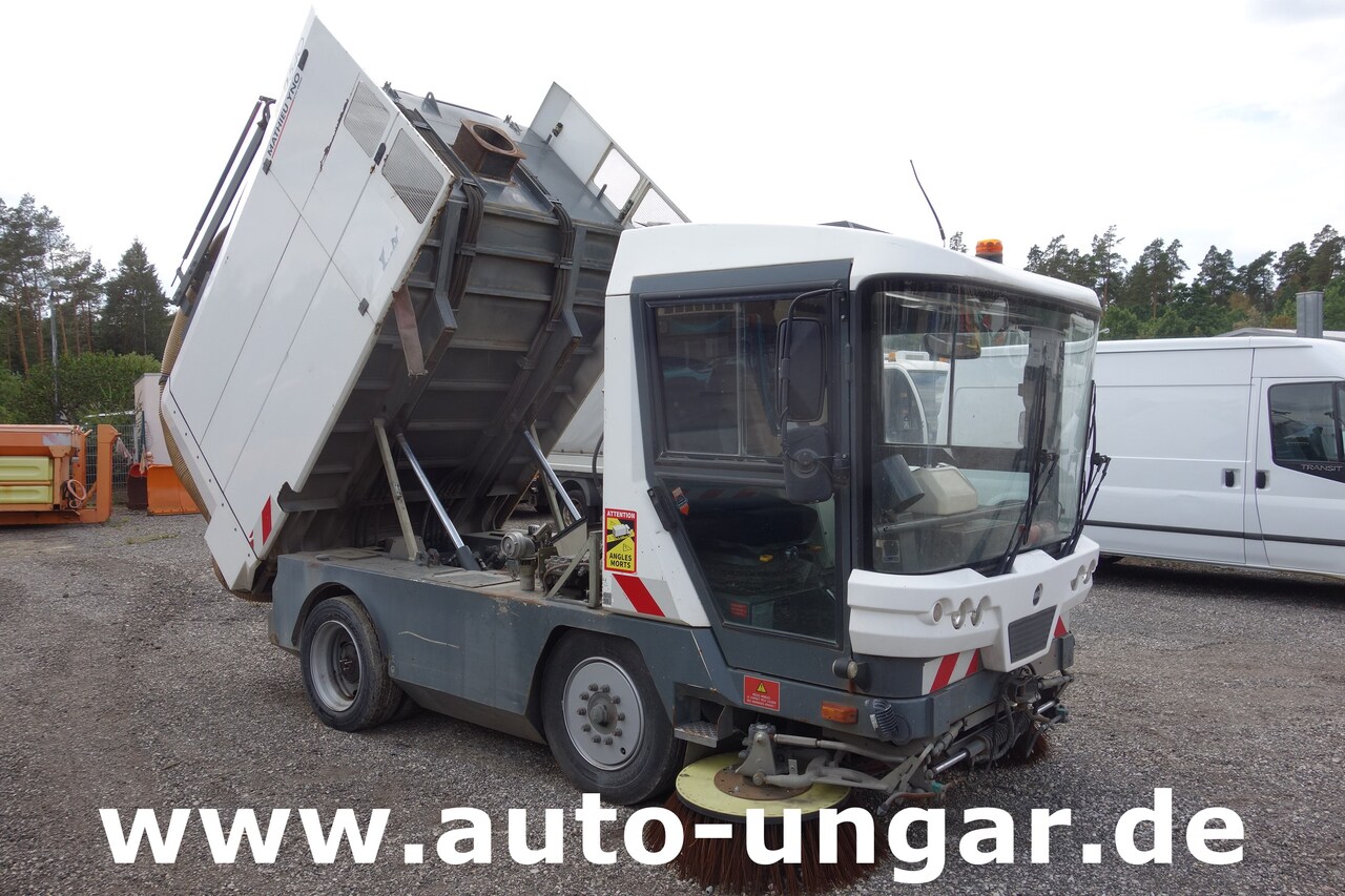 Ravo C540 / 530 Kehrmaschine - Kärcher - Heckabsaugung - Motorschaden - Balayeuse de voirie: photos 2 Ravo C540 / 530 Kehrmaschine - Kärcher - Heckabsaugung - Motorschaden - Balayeuse de voirie: photos 2