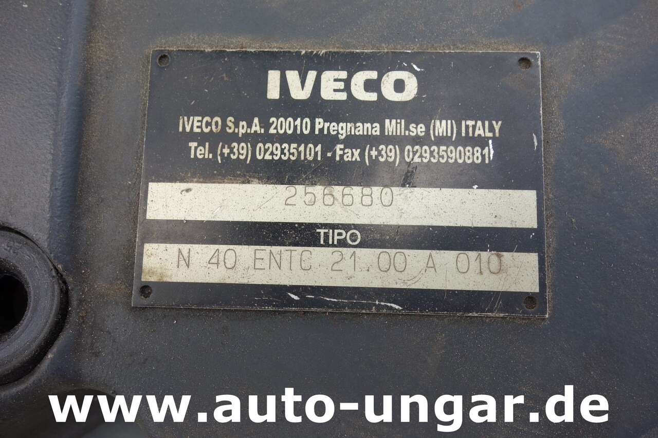 Balayeuse de voirie Ravo C540 / 530 Kehrmaschine - Kärcher - Heckabsaugung - Motorschaden: photos 9 Balayeuse de voirie Ravo C540 / 530 Kehrmaschine - Kärcher - Heckabsaugung - Motorschaden: photos 9