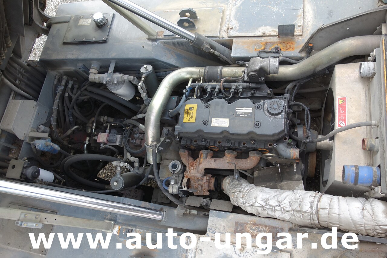 Balayeuse de voirie Ravo C540 / 530 Kehrmaschine - Kärcher - Heckabsaugung - Motorschaden: photos 25 Balayeuse de voirie Ravo C540 / 530 Kehrmaschine - Kärcher - Heckabsaugung - Motorschaden: photos 25