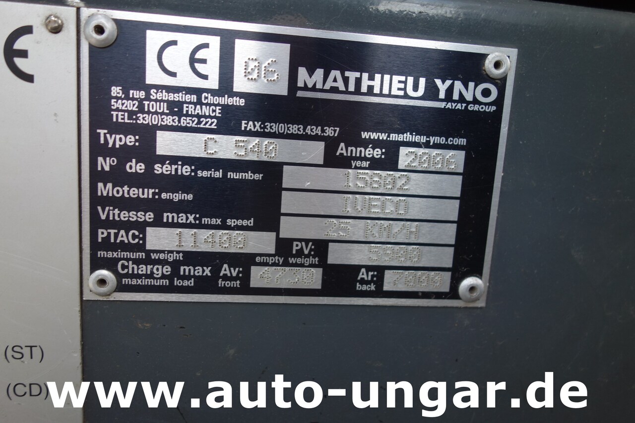 Balayeuse de voirie Ravo C540 / 530 Kehrmaschine - Kärcher - Heckabsaugung - Motorschaden: photos 20 Balayeuse de voirie Ravo C540 / 530 Kehrmaschine - Kärcher - Heckabsaugung - Motorschaden: photos 20