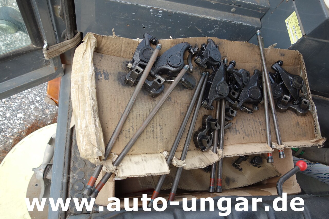 Balayeuse de voirie Ravo C540 / 530 Kehrmaschine - Kärcher - Heckabsaugung - Motorschaden: photos 22 Balayeuse de voirie Ravo C540 / 530 Kehrmaschine - Kärcher - Heckabsaugung - Motorschaden: photos 22