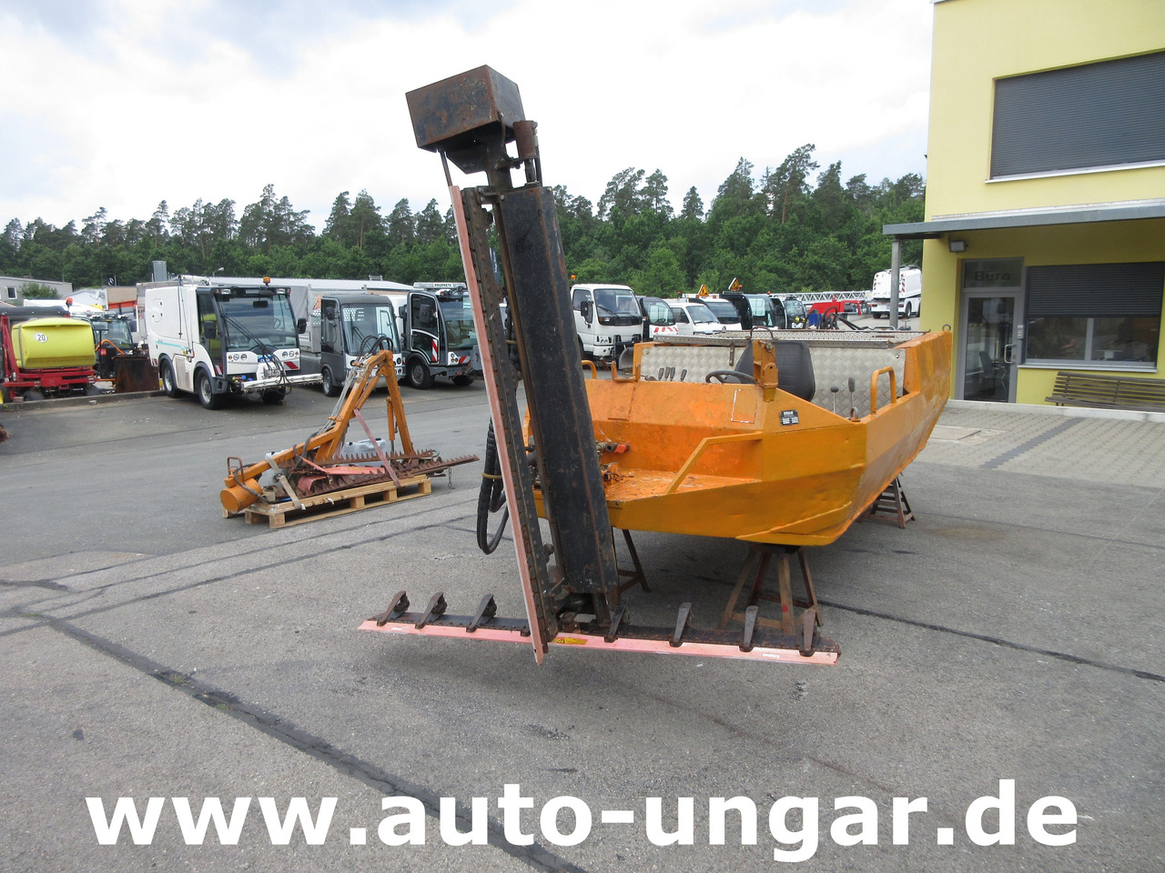 Gödde Mähboot O 420 T-Mähbalken + Seitenmäher Aquatic Weed Harvester - Véhicule de voirie/ Spécial: photos 1 Gödde Mähboot O 420 T-Mähbalken + Seitenmäher Aquatic Weed Harvester - Véhicule de voirie/ Spécial: photos 1