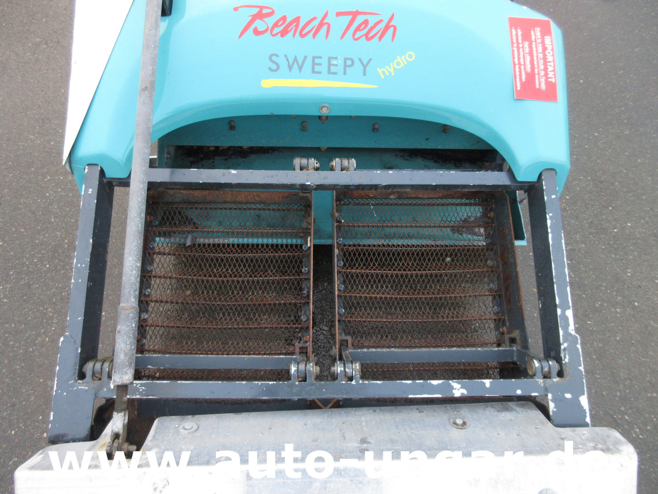 Kässbohrer BeachTech Sweepy Hydro Baujahr 2012 Strandreiniger Beachcleaner Cribleuse de Plage - Véhicule de voirie/ Spécial: photos 5 Kässbohrer BeachTech Sweepy Hydro Baujahr 2012 Strandreiniger Beachcleaner Cribleuse de Plage - Véhicule de voirie/ Spécial: photos 5