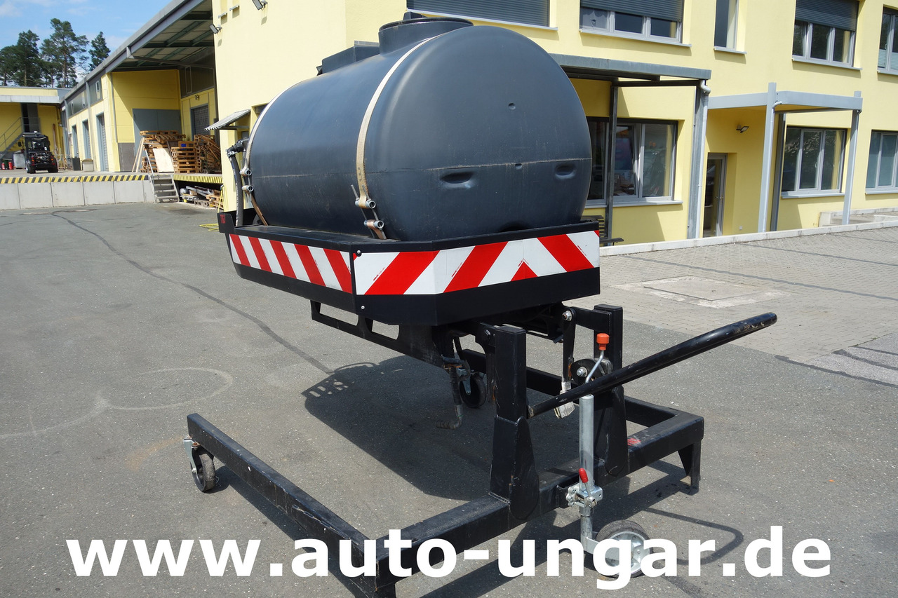 NILFISK CR3500 Wasserfass mit Pumpe + Schlauchhaspel Schmidt Multigo Schwemmaufbau - Véhicule de voirie/ Spécial: photos 5 NILFISK CR3500 Wasserfass mit Pumpe + Schlauchhaspel Schmidt Multigo Schwemmaufbau - Véhicule de voirie/ Spécial: photos 5